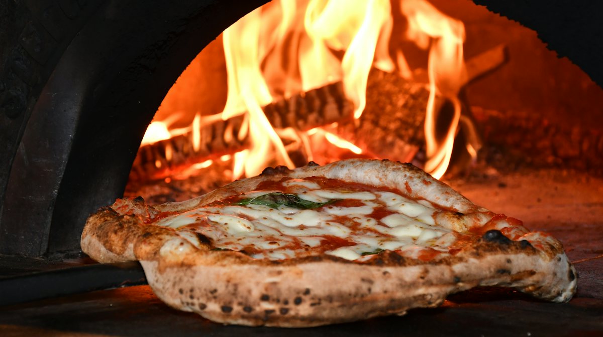 Pizza aus dem Steinofen